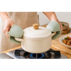Protective gloves/ Hot pot holder 
